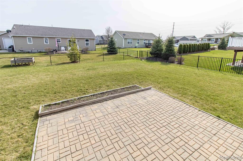 7788 YORKSHIRE Drive, Almont, MI 48003 — Photo 45