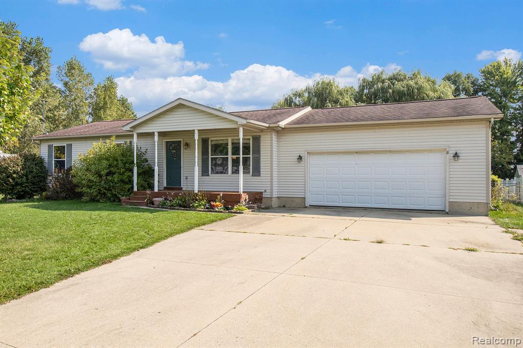 126 WALKER Drive, Morrice, MI 48857 — Photo 4