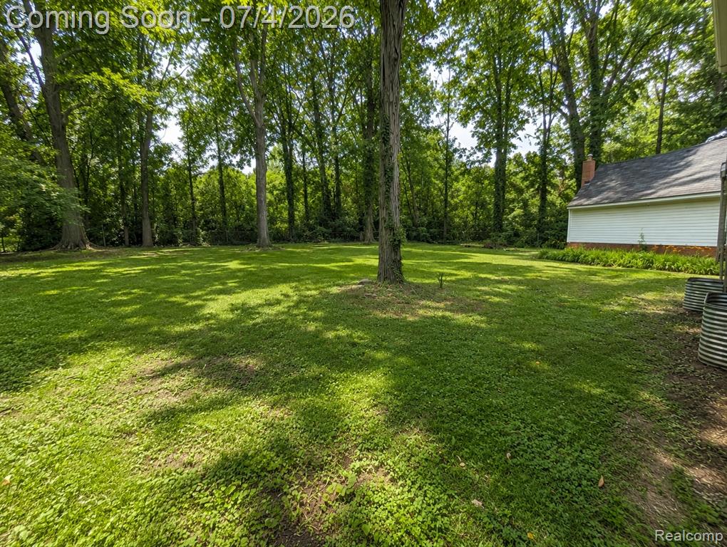 20552 Huntington Avenue, Harper Woods, MI 48225 — Photo 24