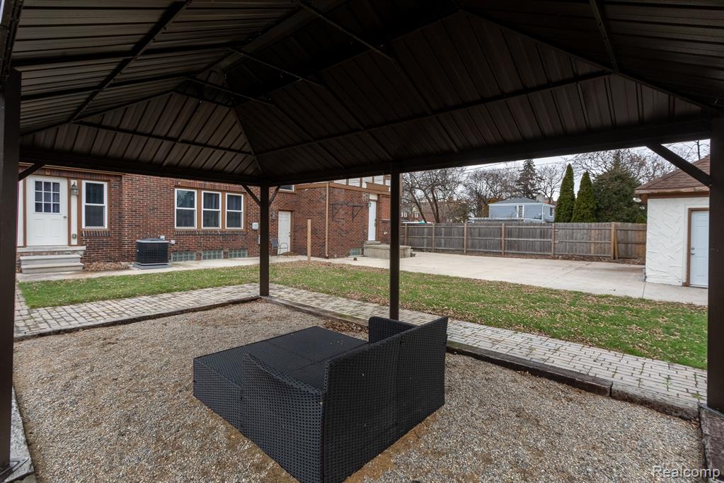 520 FISKE Drive, Detroit, MI 48214 — Photo 35