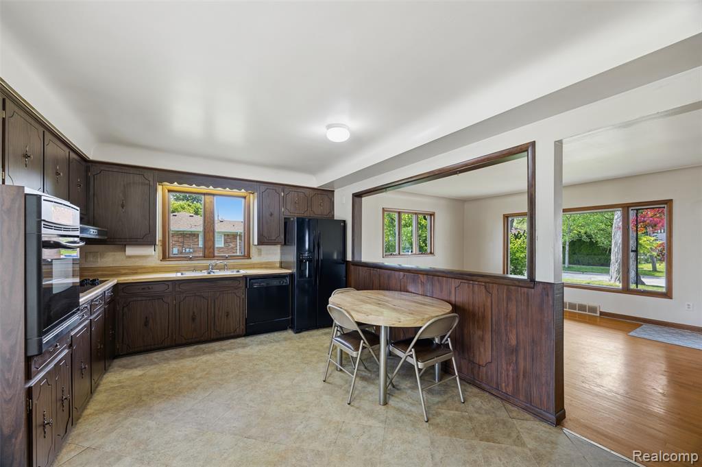 6532 Rockdale Street, Dearborn Heights, MI 48127 — Photo 14