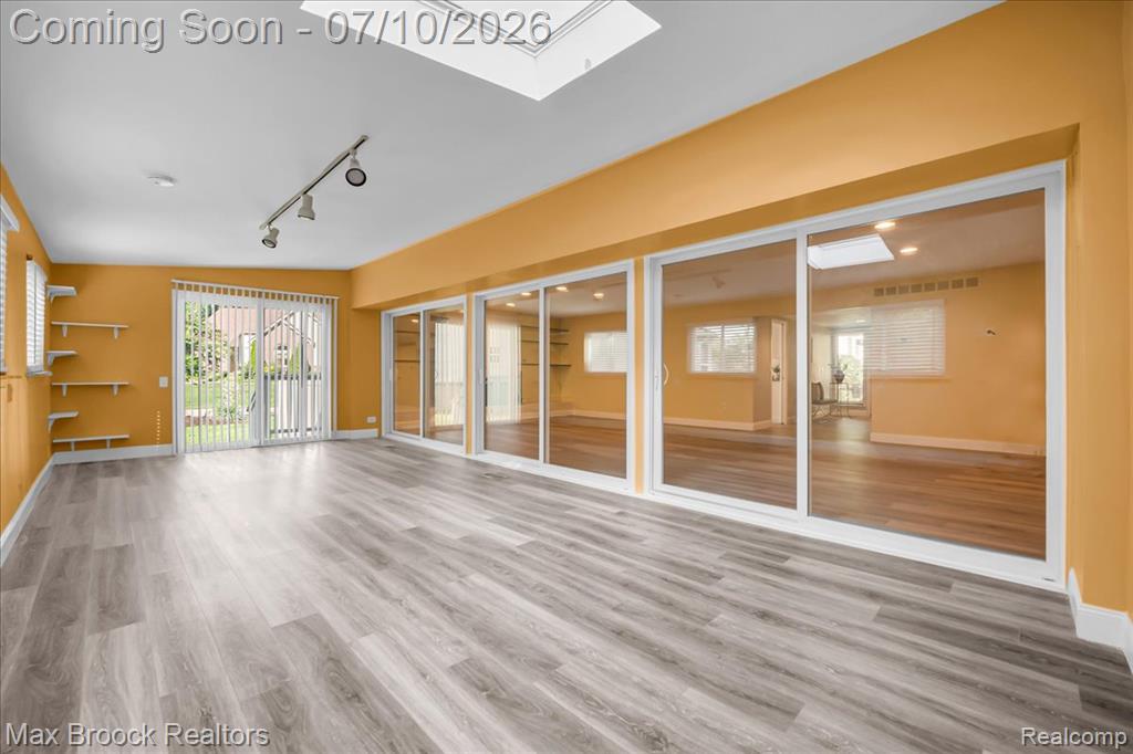 5229 Simpson Lake Road, West Bloomfield, MI 48323 — Photo 14