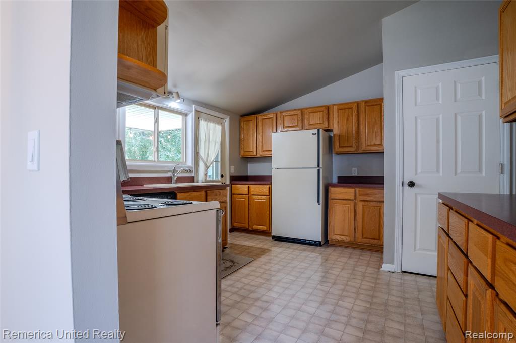 839 Sweetbriar, Milford, MI 48381 — Photo 19