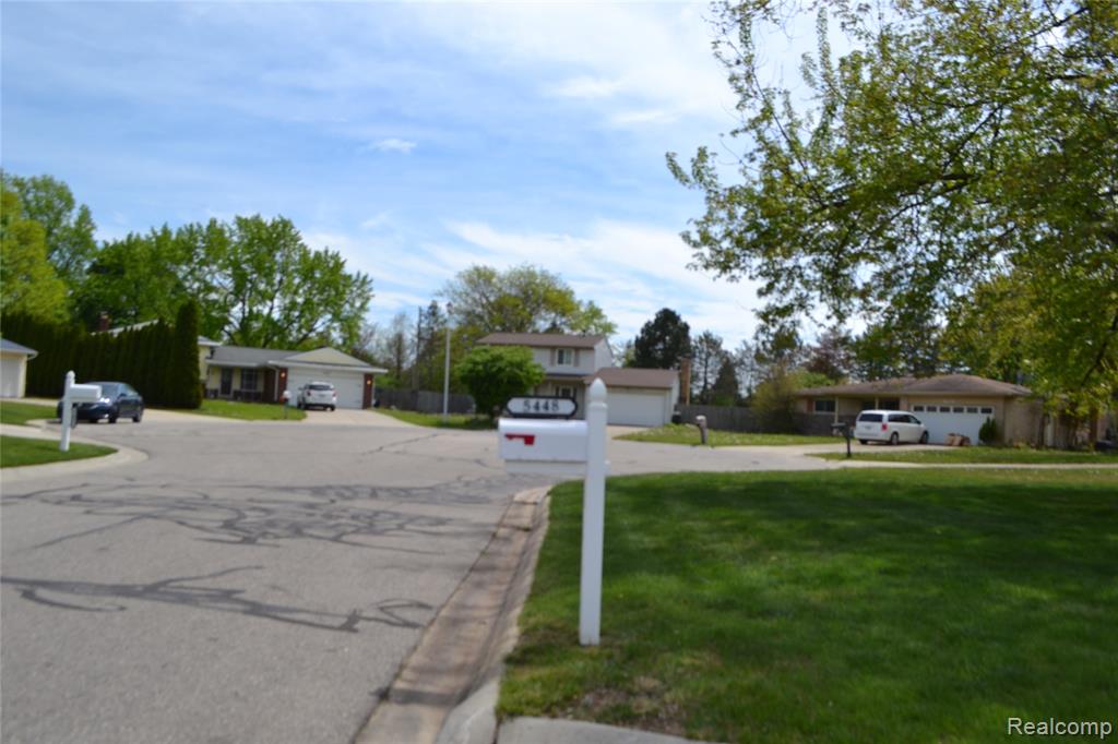 5448 FAIRVIEW Drive, Grand Blanc, MI 48439 — Photo 28