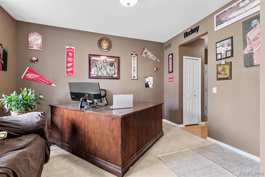 1095 APPALOOSA Court, South Lyon, MI 48178 — Photo 6