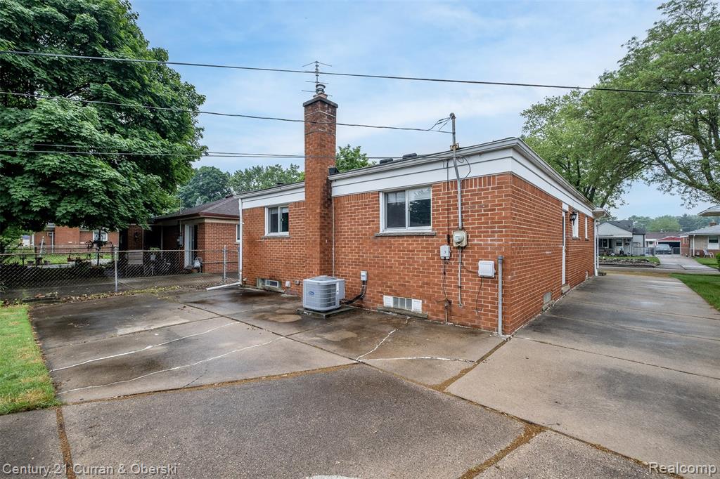 6216 Kinmore Street, Dearborn Heights, MI 48127 — Photo 34