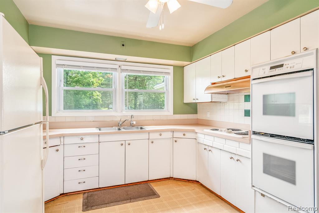 8825 N BECK Road, Plymouth, MI 48170 — Photo 25
