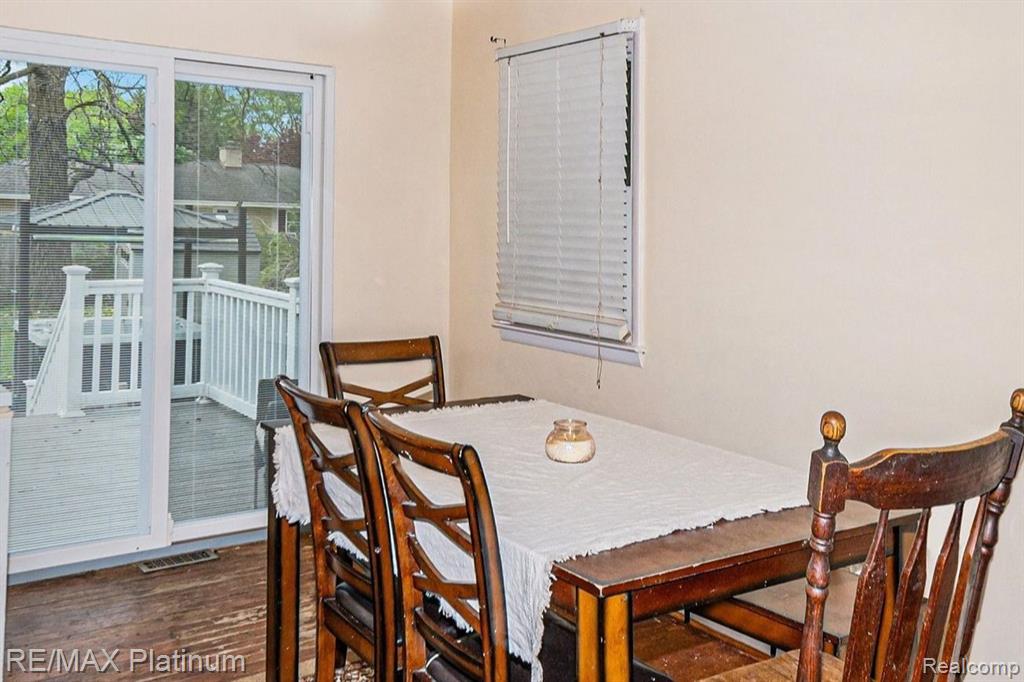 604 E NORTH Street, Owosso, MI 48867 — Photo 12