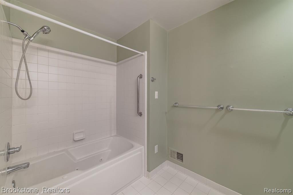 6462 Heron Park Way, Clarkston, MI — Photo 23