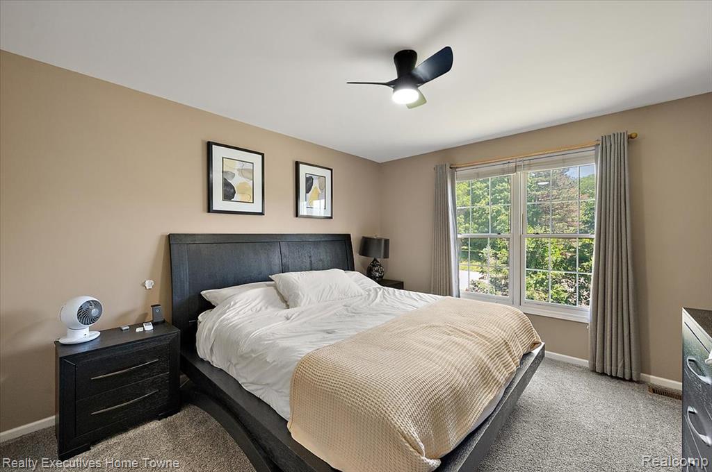 899 Hathaway Dr Drive, Auburn Hills, MI 48326 — Photo 33