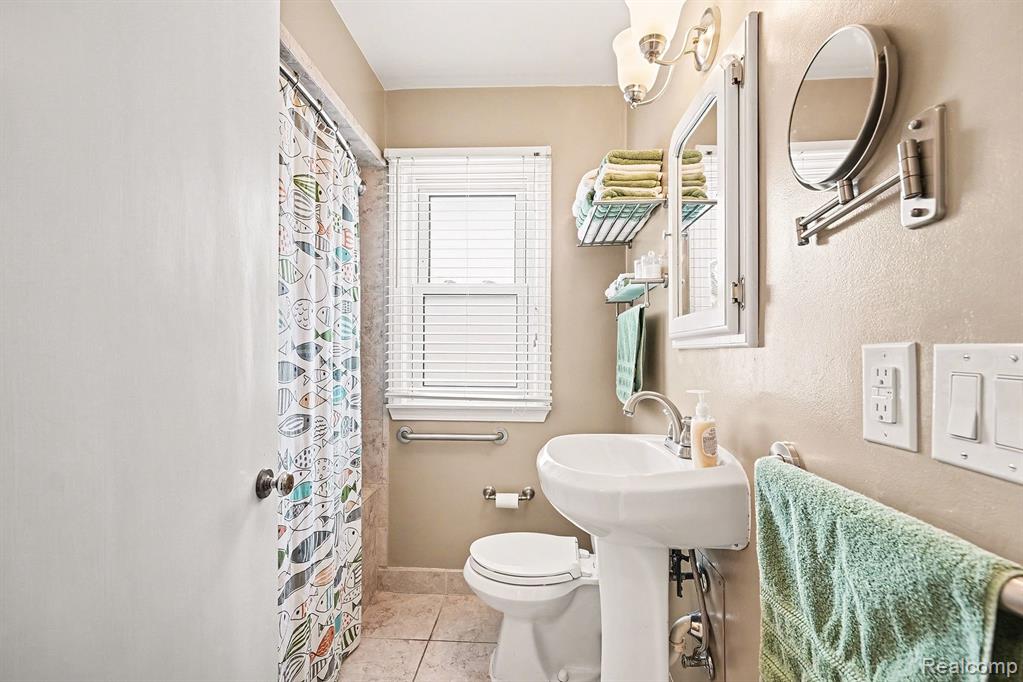 16621 Admiral, Fraser, MI 48026 — Photo 16