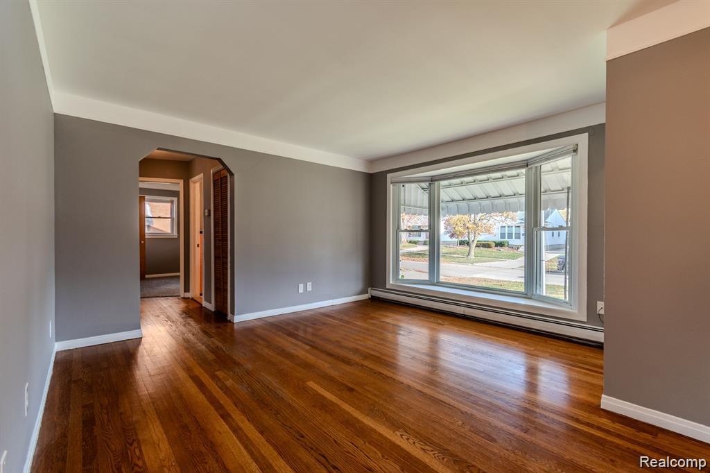 629 N VERMONT Avenue, Royal Oak, MI 48067 — Photo 3