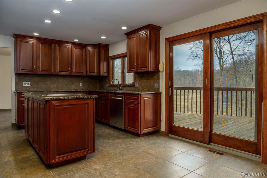 545 JUDI ANN Lane, Holly, MI 48442 — Photo 7