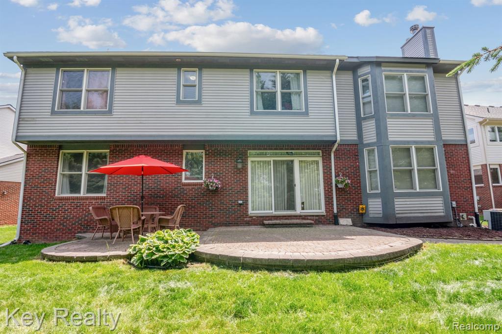 50424 LIVINGSTON Drive, Northville, MI 48168 — Photo 34