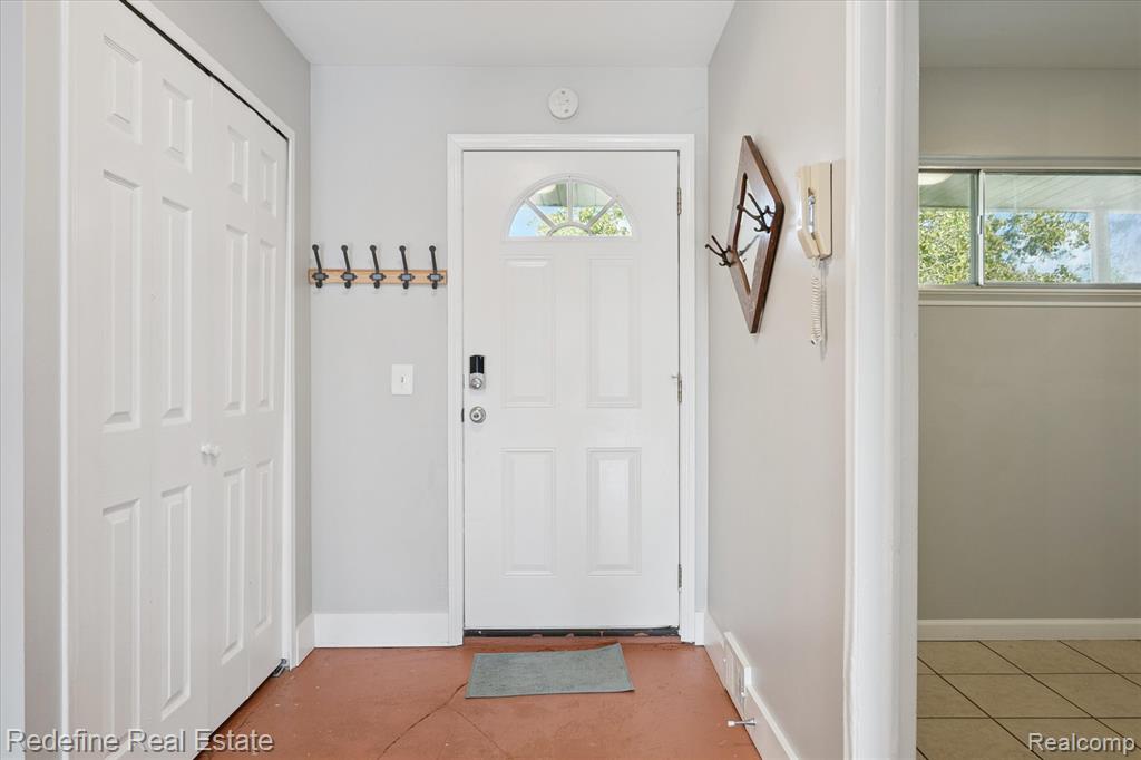 610 Saint Maron Place, Detroit, MI 48207 — Photo 6