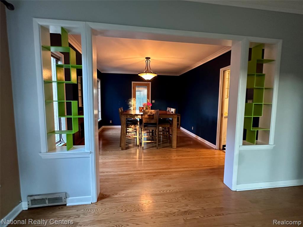821 Pemberton Road, Grosse Pointe, MI 48230 — Photo 12