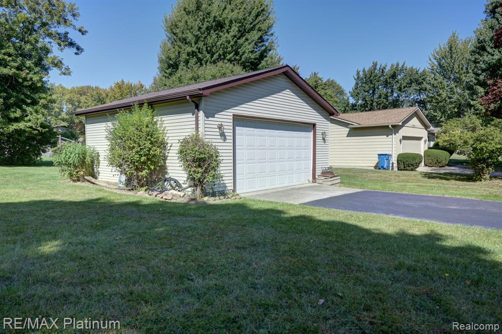 7062 South Fork Drive, Swartz Creek, MI 48473 — Photo 58