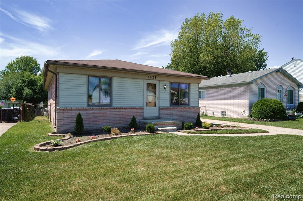 32138 Glaser Road, Rockwood, MI — Photo 3