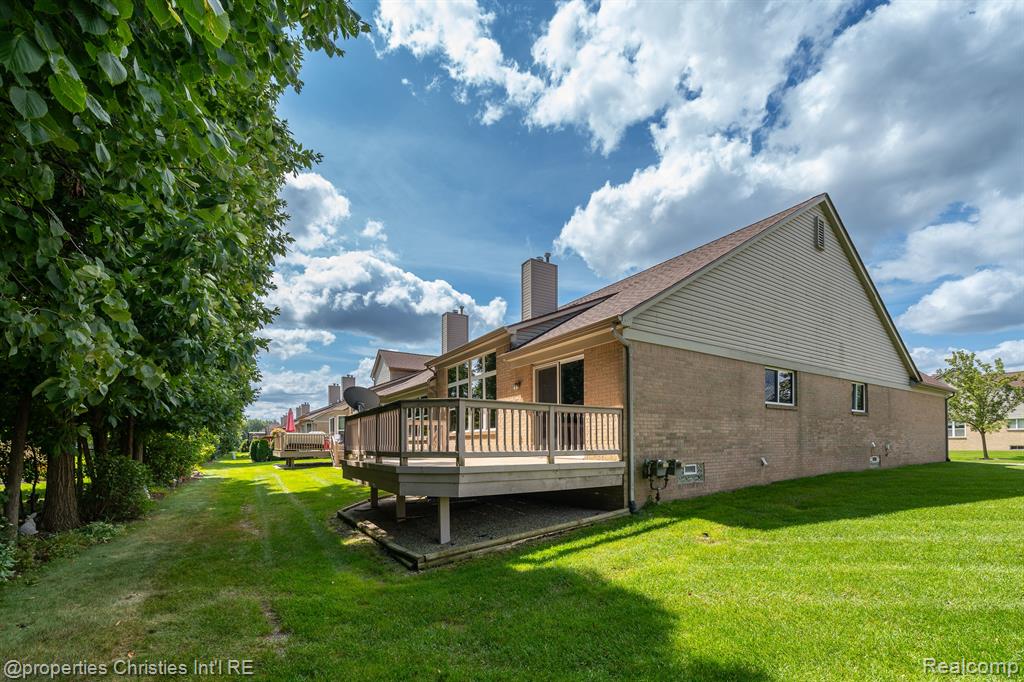 43450 COVE Drive, Clinton Twp, MI 48038 — Photo 26