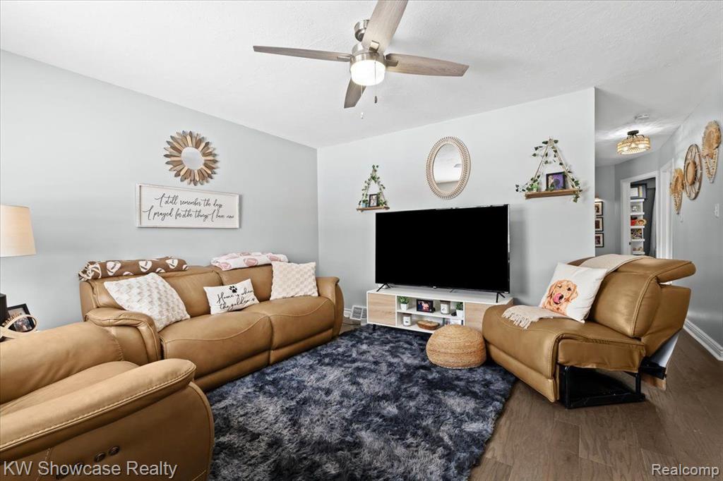 115 N CORBIN Street, Holly, MI 48442 — Photo 5