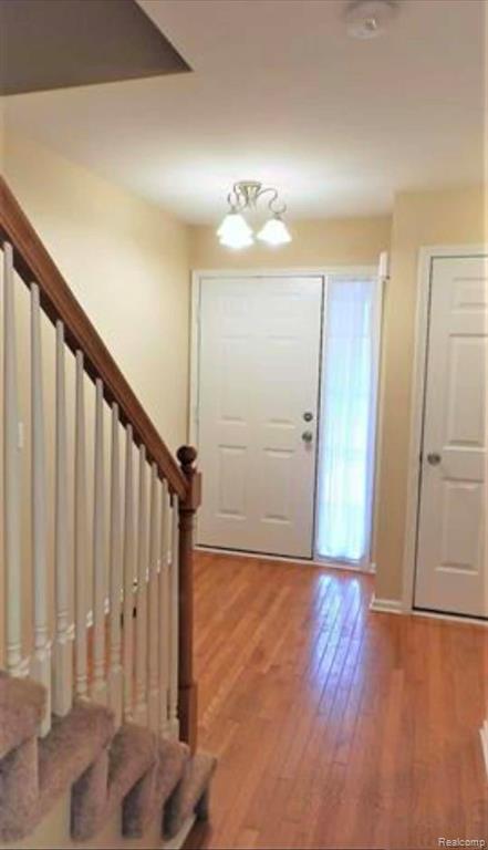 9026 Newport Way, Livonia, MI 48150 — Photo 7
