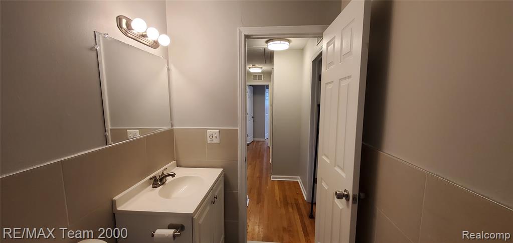 4911 Jackson Street, Dearborn Heights, MI 48125 — Photo 9