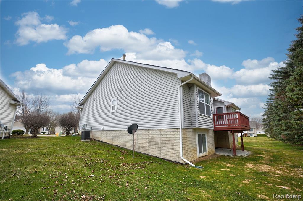 1130 Creekside Court, Burton, MI 48509 — Photo 27