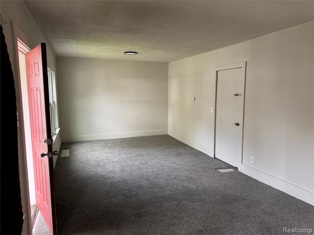 6490 Rosemont Avenue, Detroit, MI 48228 — Photo 3