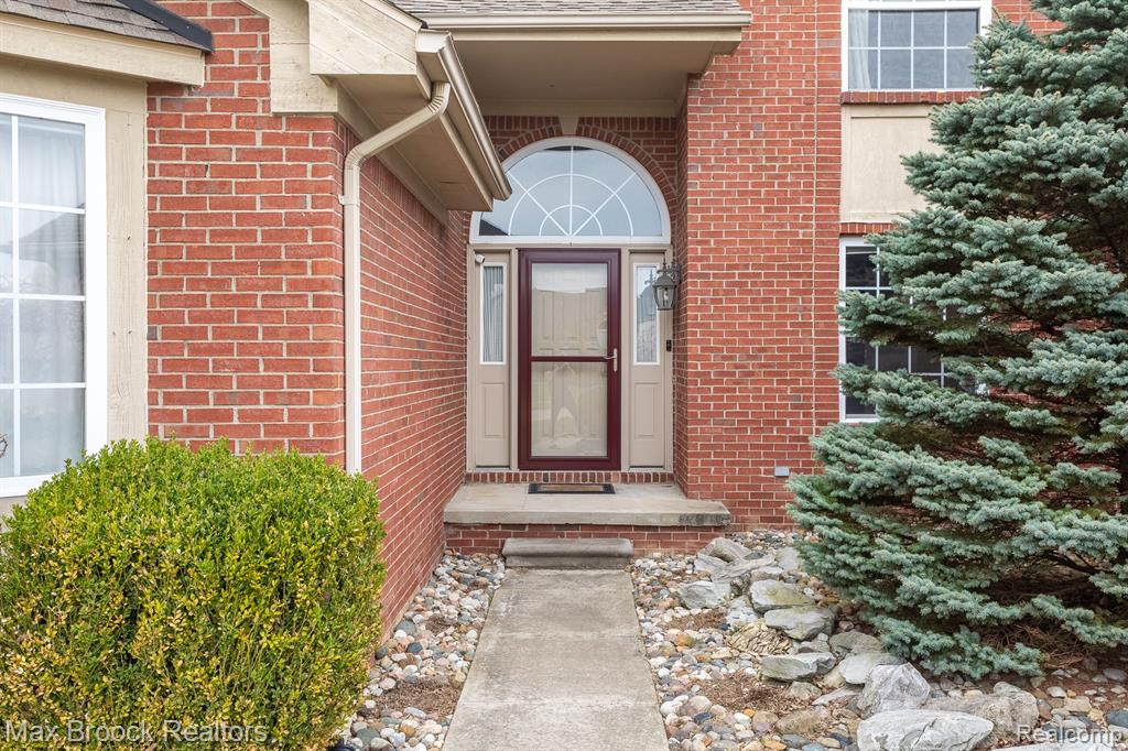 7131 WHITE TAIL Drive, Grand Blanc, MI 48439 — Photo 4