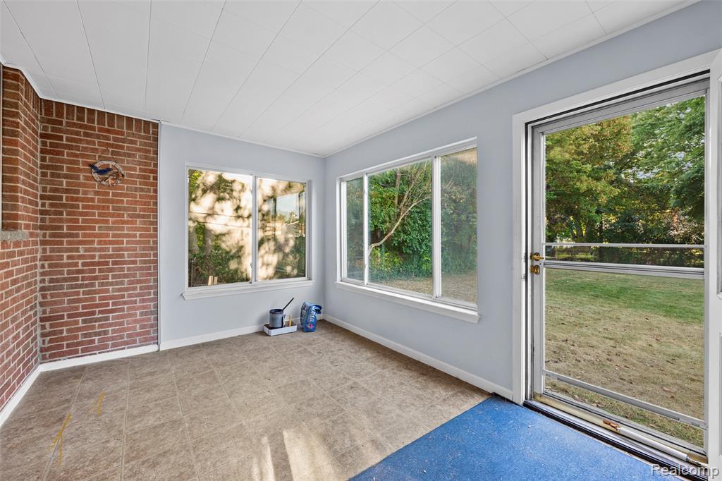 42 Gladwin Avenue, Clawson, MI — Photo 16