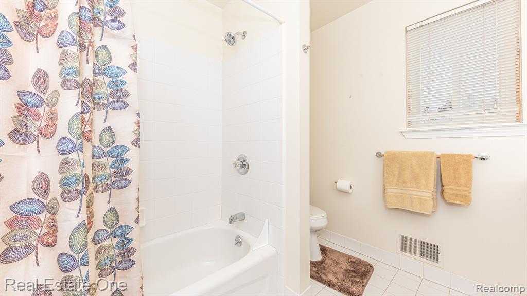 152 Winslow Circle, 37, Commerce Twp, MI 48390 — Photo 25