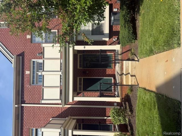 1111 Fountain View Circle, South Lyon, MI 48178