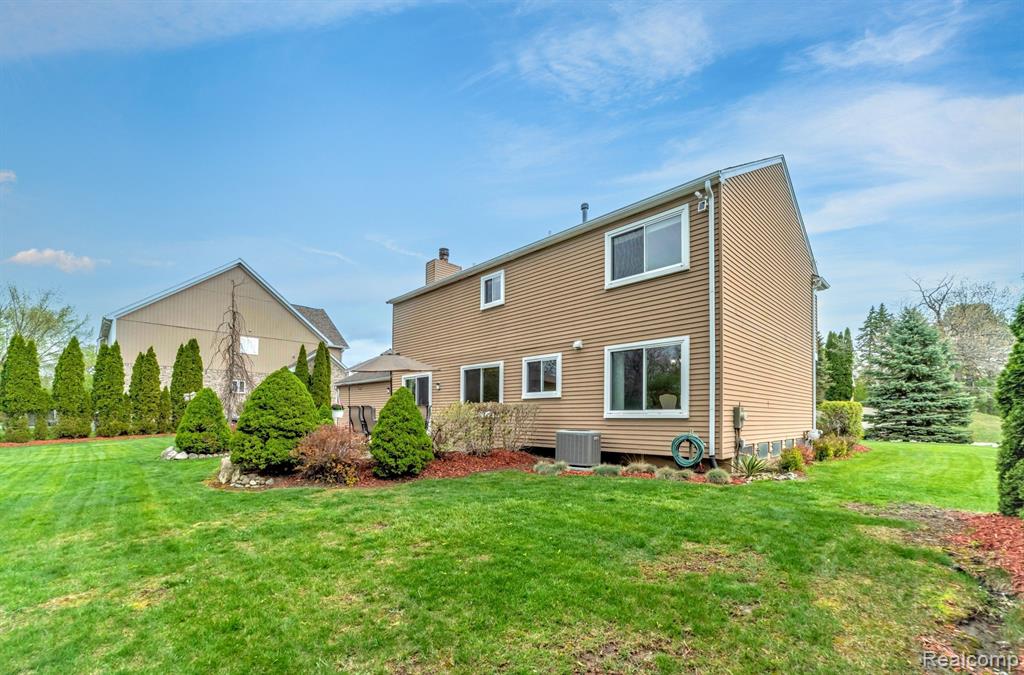 5628 WARRENSHIRE Drive, West Bloomfield, MI — Photo 3