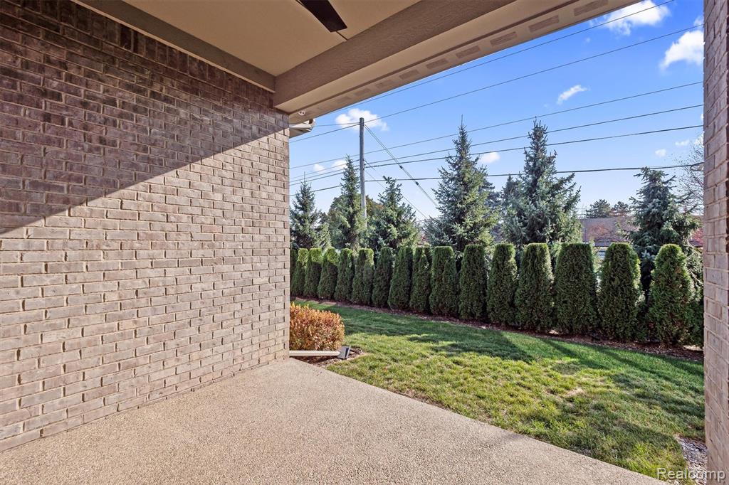 7507 Gramercy Circle Circle, West Bloomfield, MI — Photo 30
