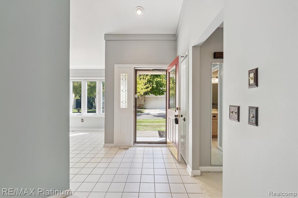 8230 Sawgrass Trail, Grand Blanc, MI 48439 — Photo 8