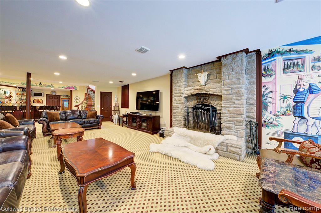 4546 Forest Edge Lane, West Bloomfield, MI 48323 — Photo 76