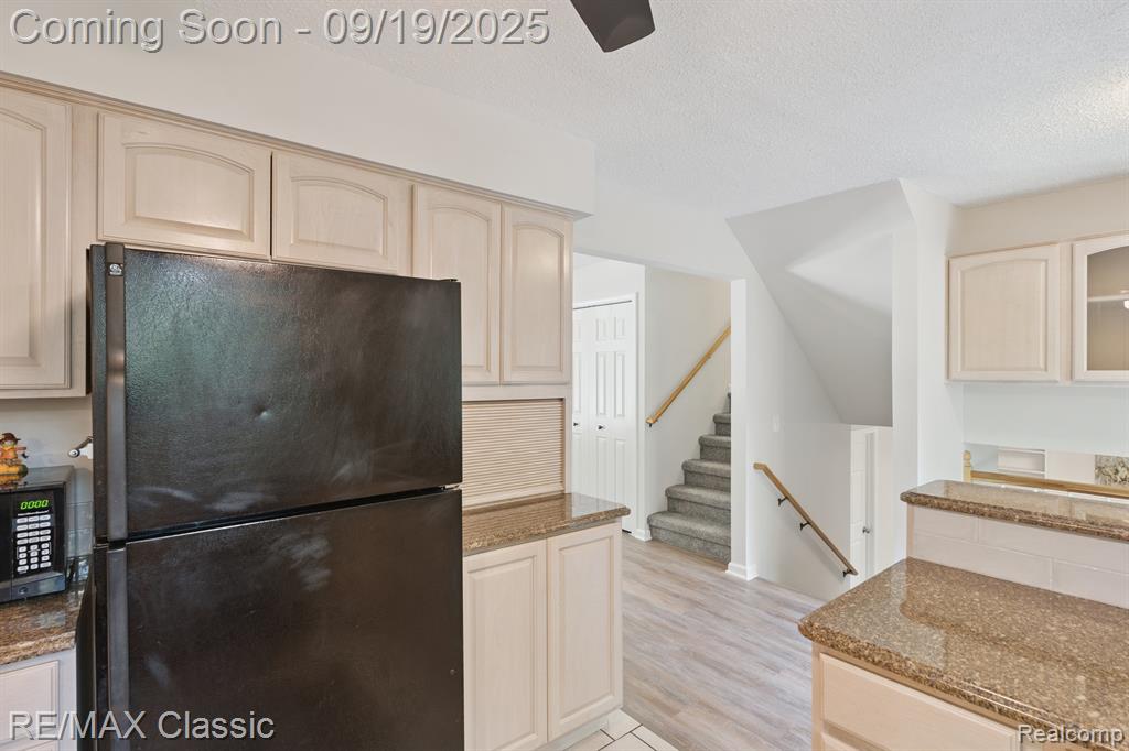 4335 Leroy Court, White Lake, MI 48383 — Photo 10