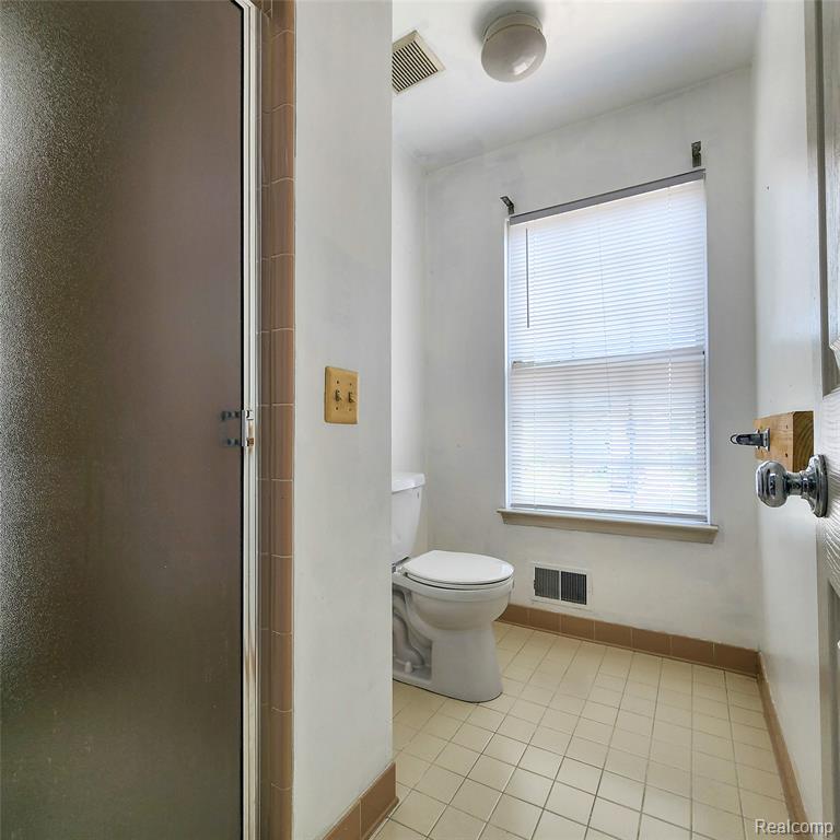 5562 Cary Drive, Ypsilanti, MI 48197 — Photo 31