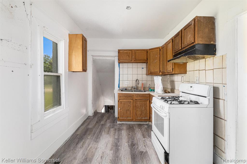 455 Irwin Avenue, Pontiac, MI 48341 — Photo 9