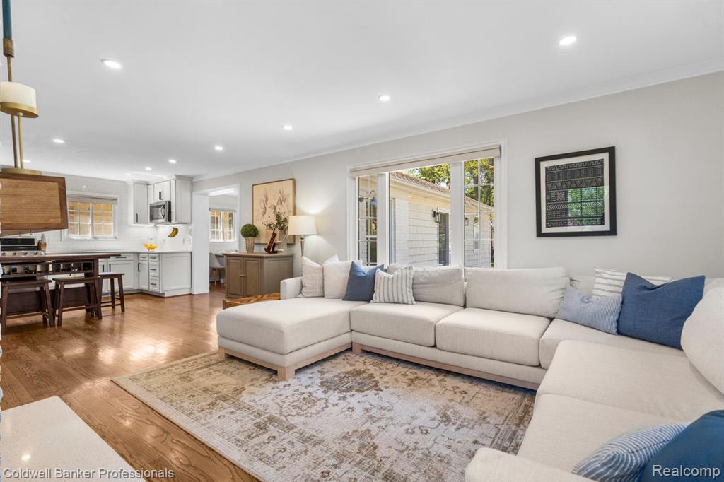 631 Washington Road, Grosse Pointe, MI 48230 — Photo 13