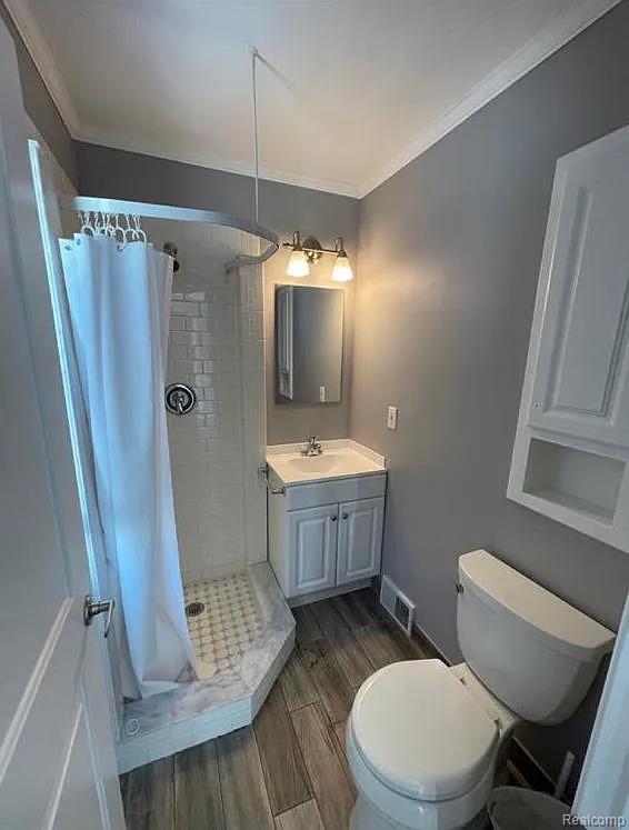 902 E WINDEMERE Avenue, Royal Oak, MI 48073 — Photo 13