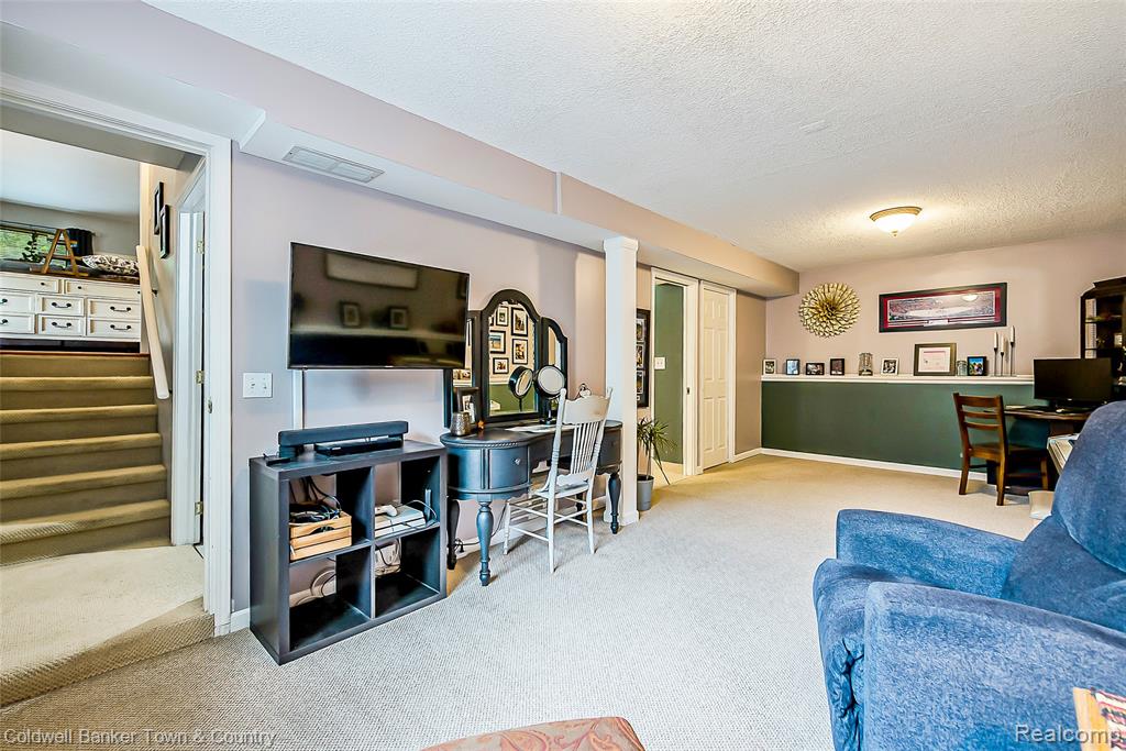 411 Springwell Lane, Howell, MI 48843 — Photo 18