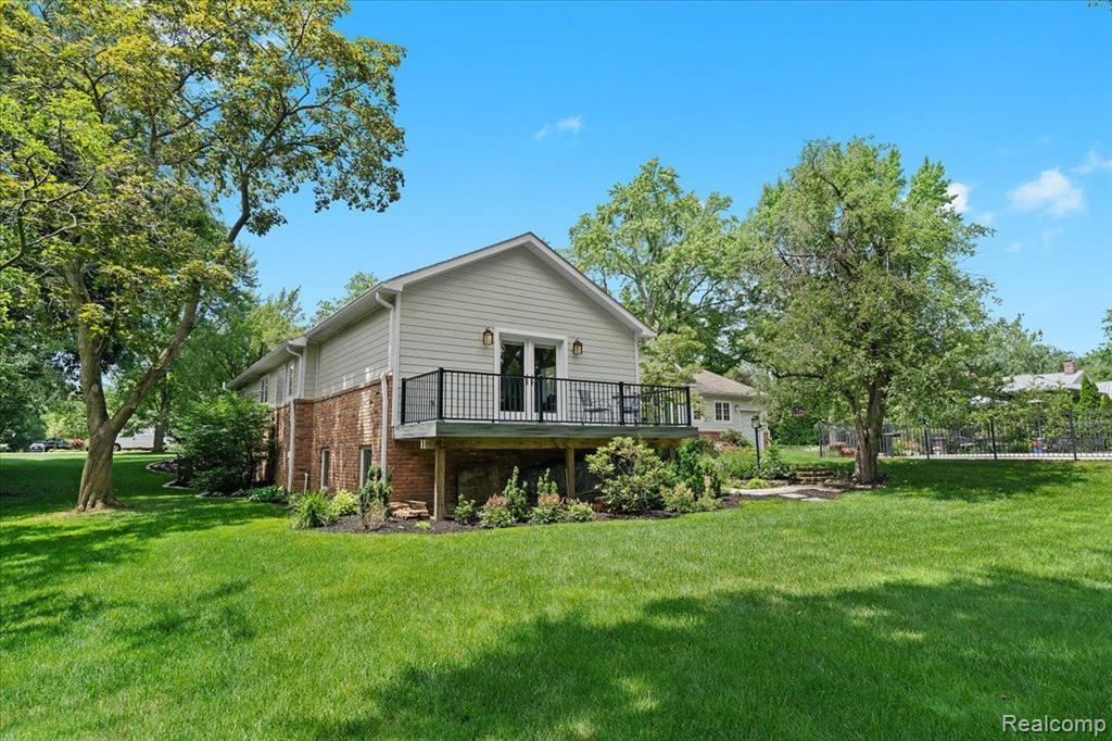 7299 OLD MILL Road, Bloomfield Hills, MI 48301 — Photo 47