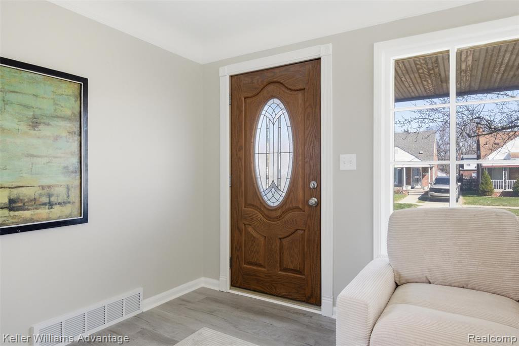 9981 Hazelton, Redford, MI 48239 — Photo 4