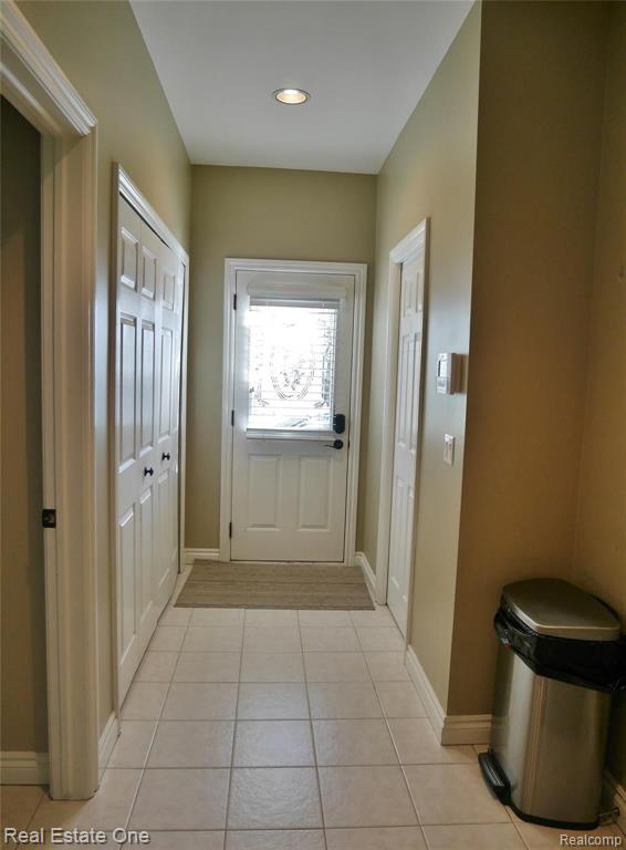5846 CLEARVIEW Drive, Troy, MI 48098 — Photo 21