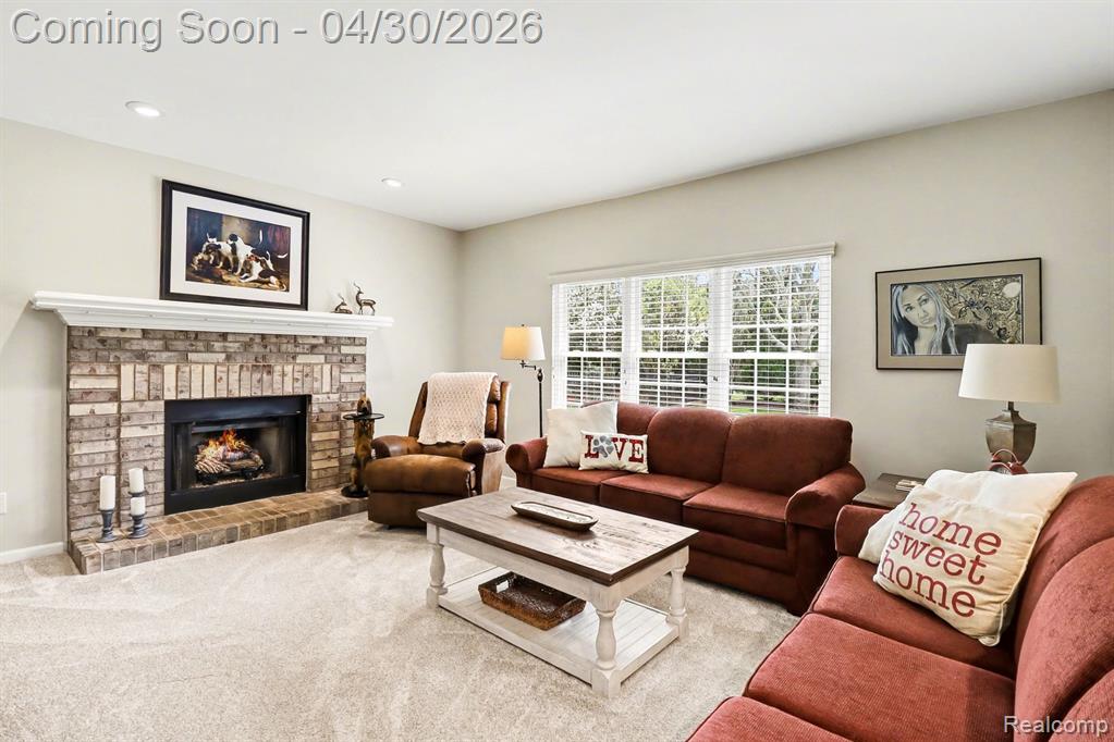 6883 Essex Court, Waterford, MI 48327 — Photo 11