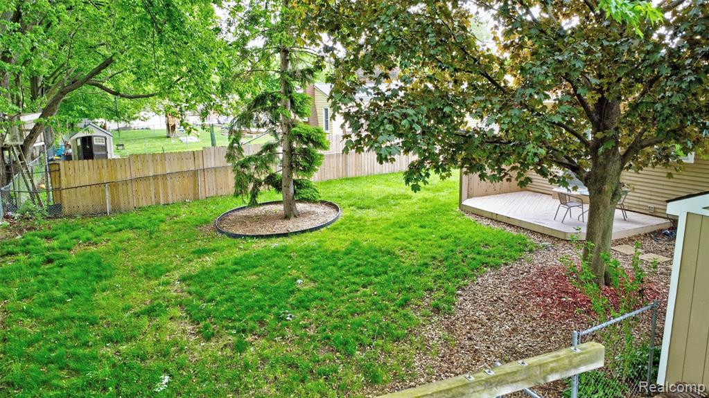 42428 Greenbrier Lane, Clinton Twp, MI 48038 — Photo 42