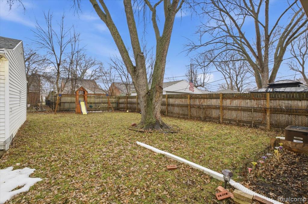 21440 Prestwick Avenue, Harper Woods, MI 48225 — Photo 39