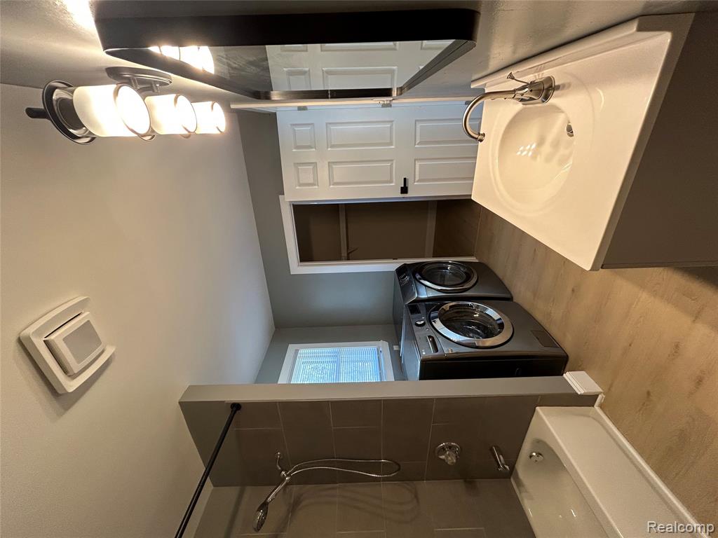 8309 Hugh Street, Westland, MI — Photo 12