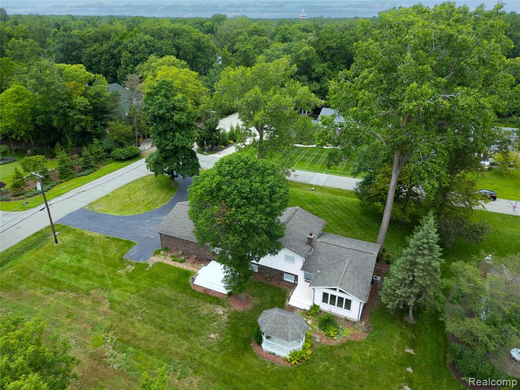 8695 Stout Avenue, Grosse Ile, MI 48138 — Photo 50
